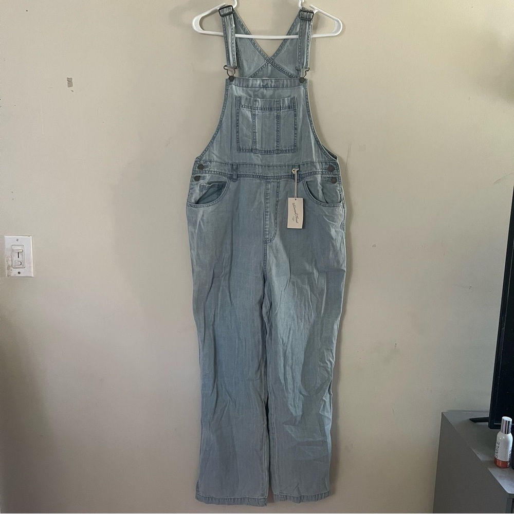 Universal Thread light wash denim overalls A36